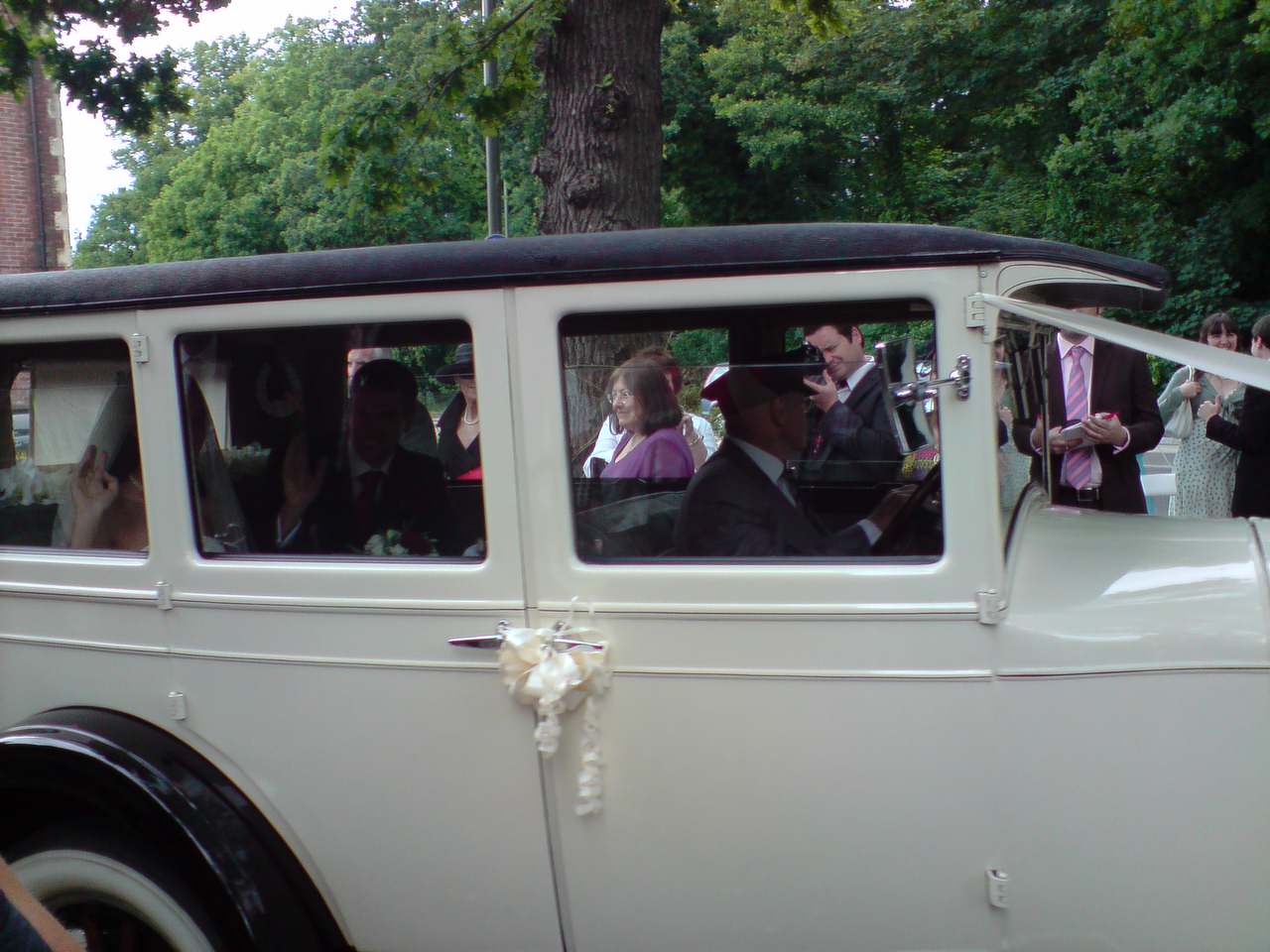 ./wedding/WeddingGuestsPhotos/Chris_McC's_Pics/P200609_16.13[01].JPG